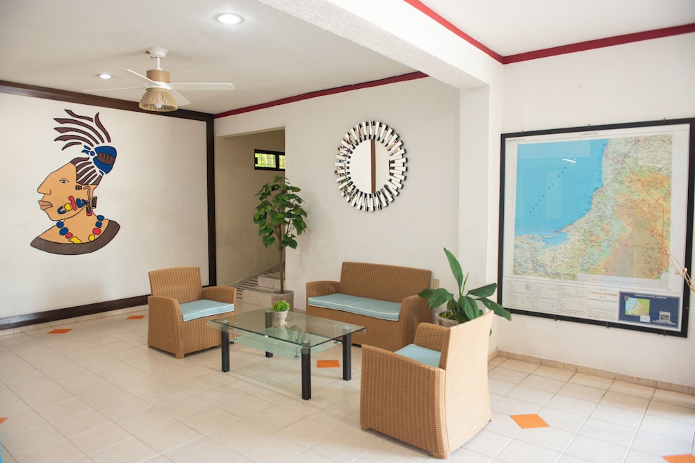 Uxulkah Hotel 49/60