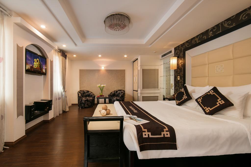 Suite, City View