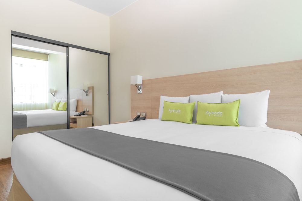 DEL PRADO HOTEL 12/48