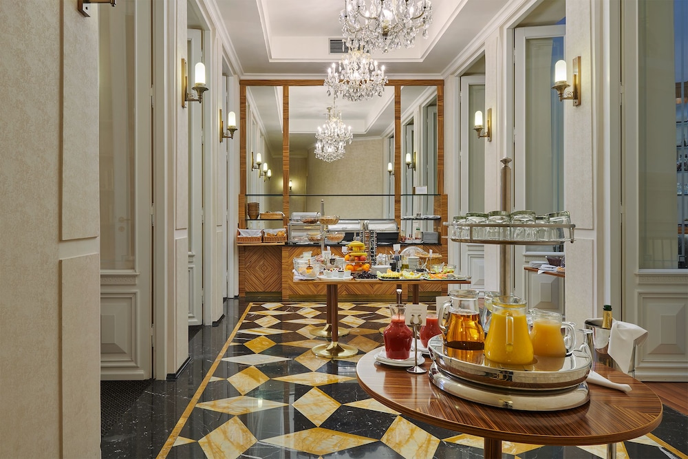 Ventana Hotel Prague 52/71