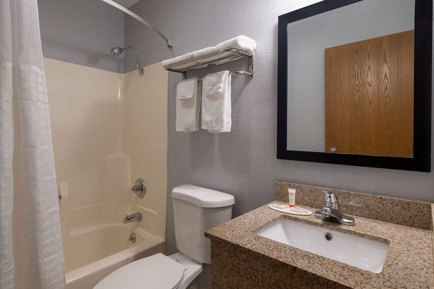 Hotel Mattoon 17/17