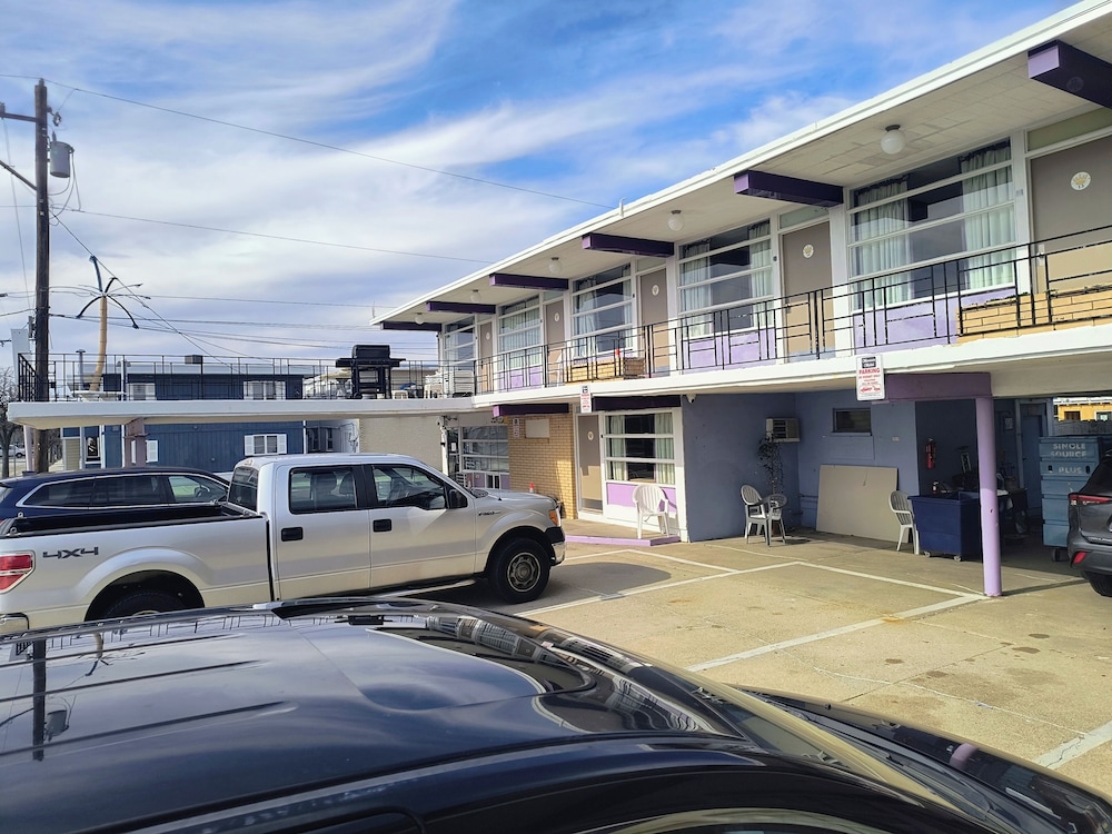 Monaco Motel 31/46
