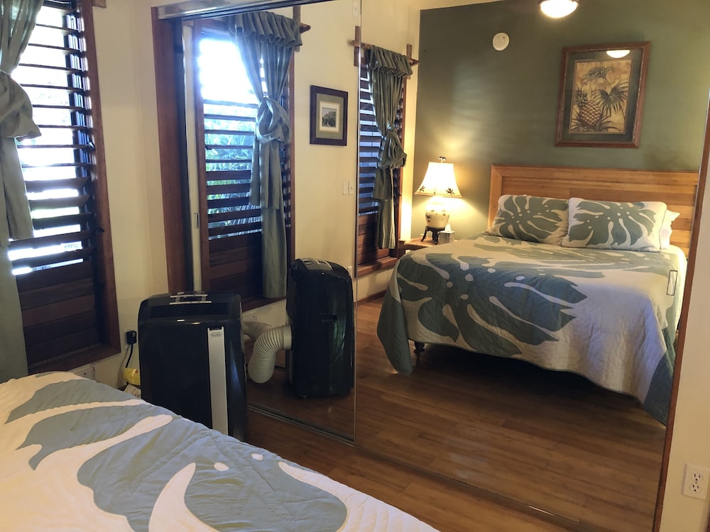 Maui What A Wonderful World B and B 25/76