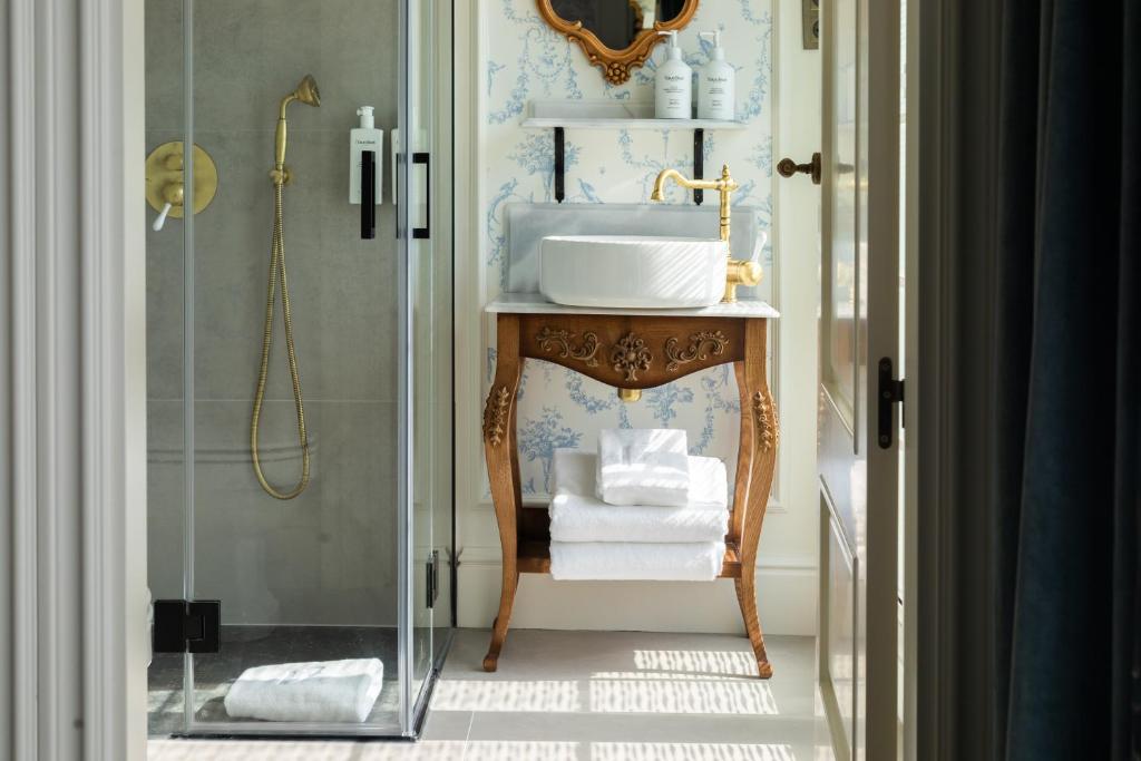 غرفة تنفيذية بسرير مزدوج أو سريرين منفصلين، Hotel Luze Boutique San Sebastian 4/4