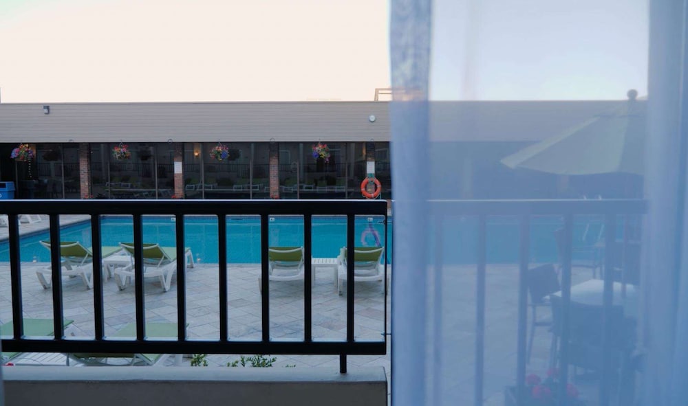 Coast Capri Hotel 58/61
