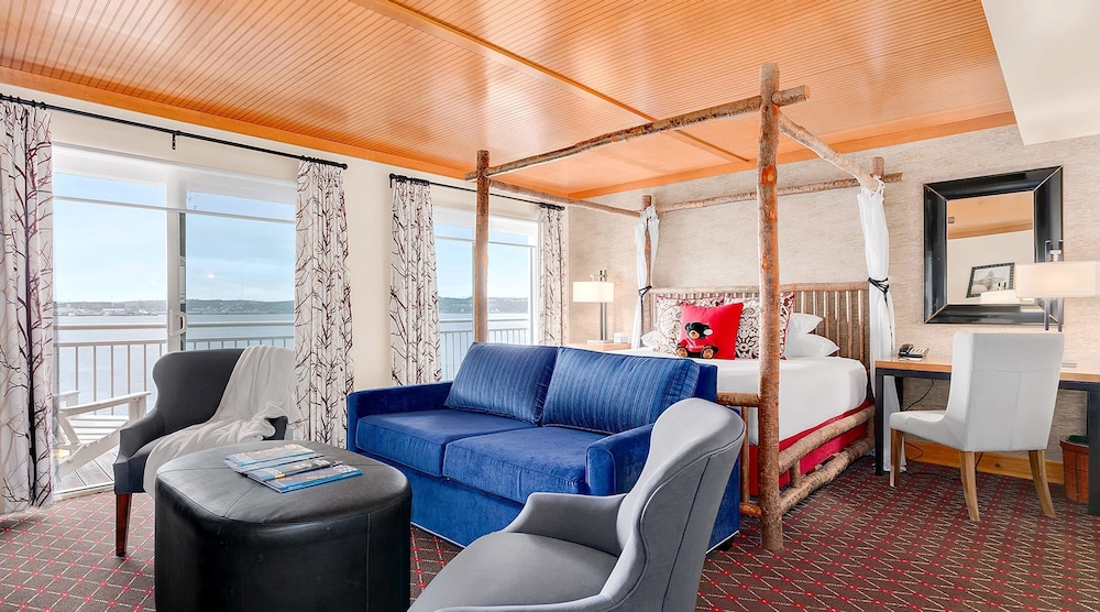 The Edgewater Hotel 20/50