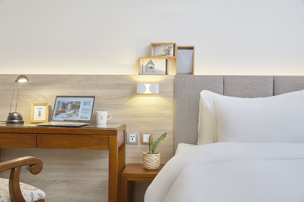 Z Hotel 37/59