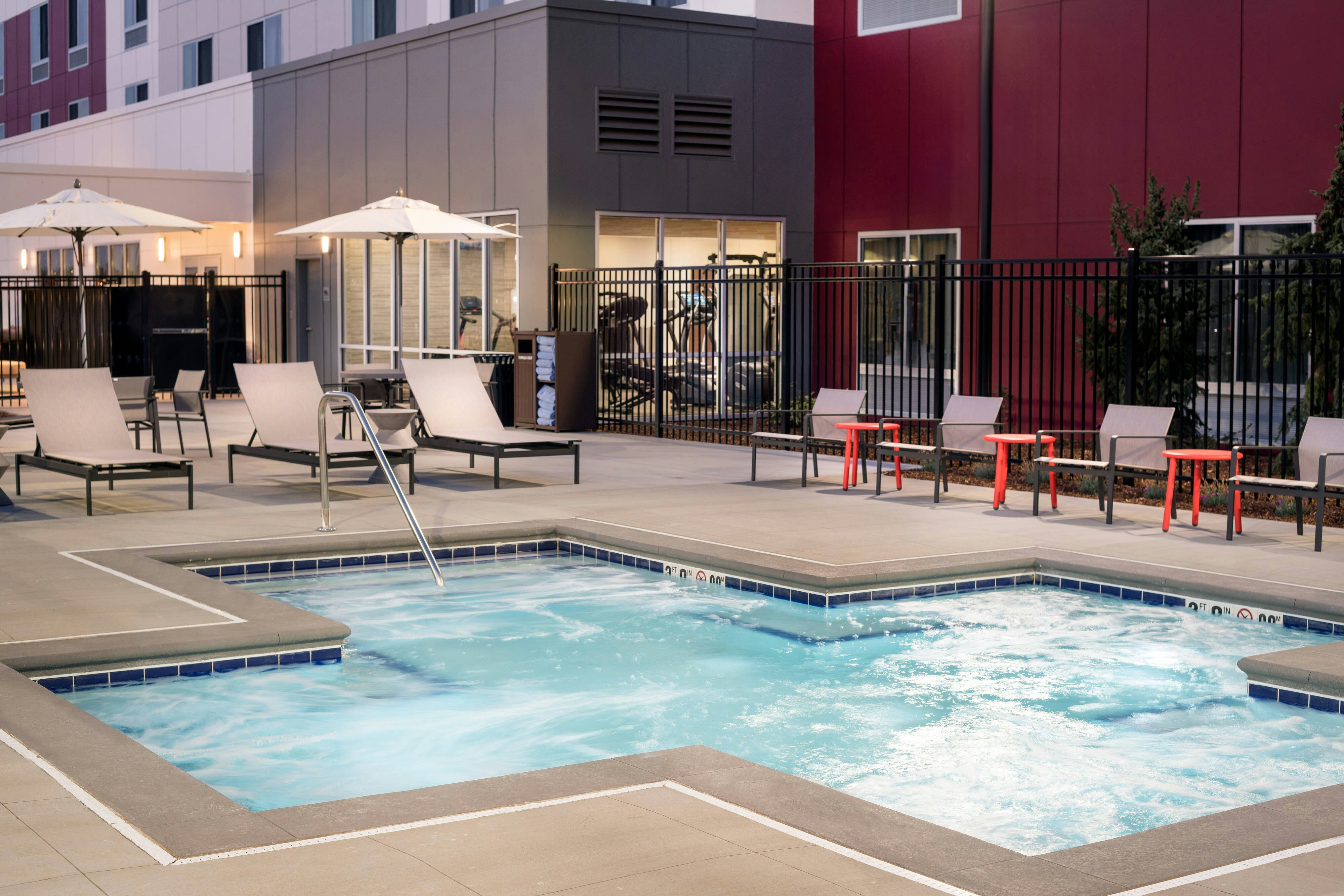 Courtyard Pullman 24/62