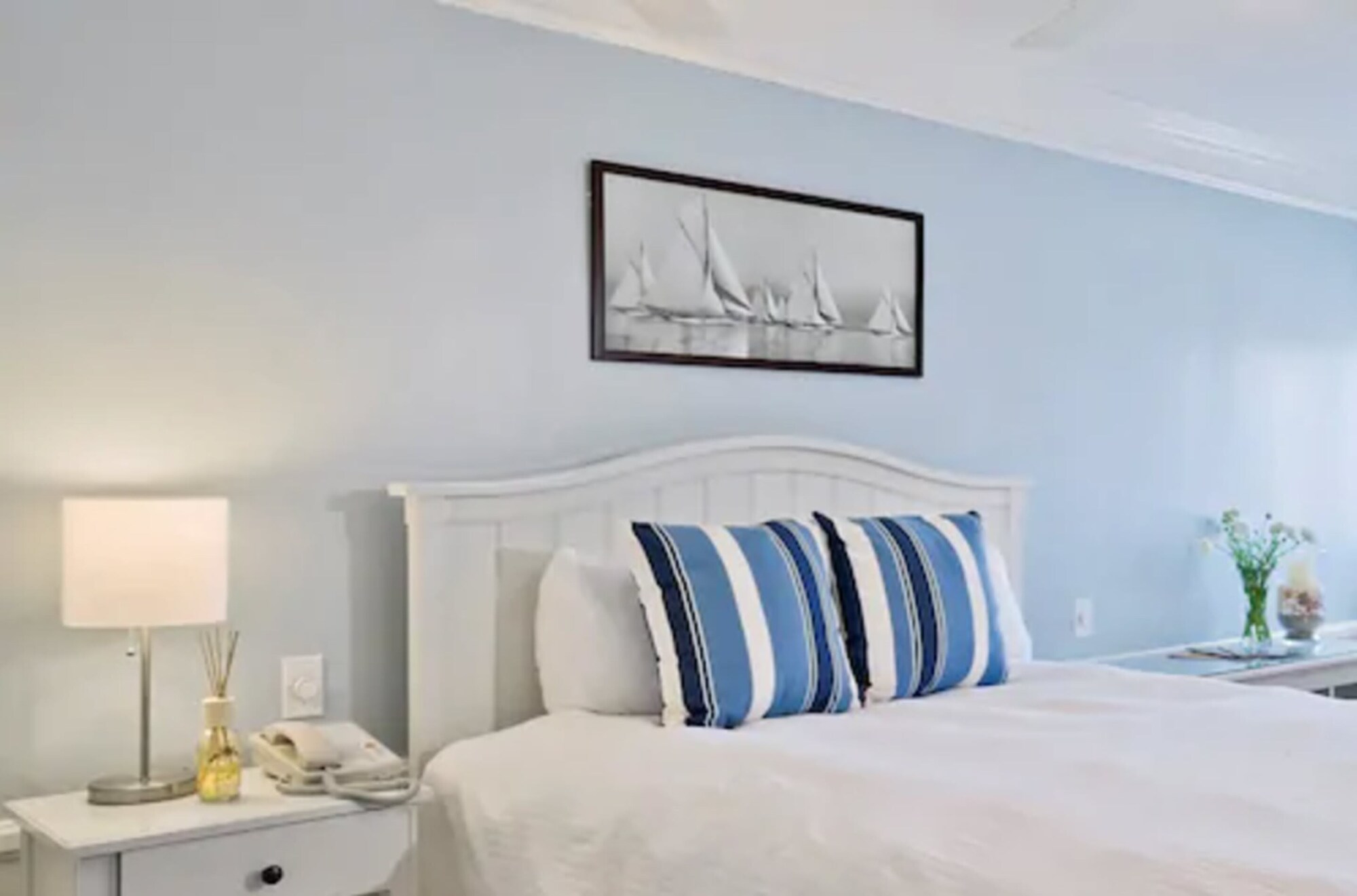 Newport, Queen Bed, Accessible