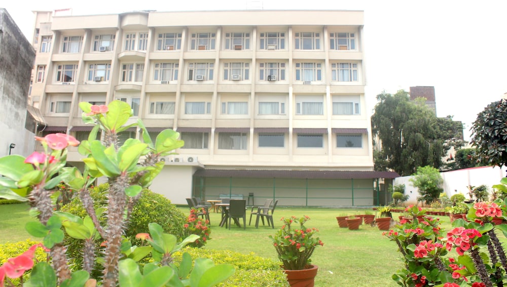 Hotel Ambica 5/40