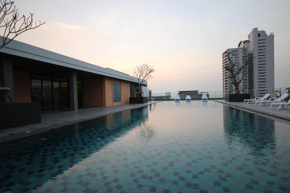 Season Five Hotel 28/53