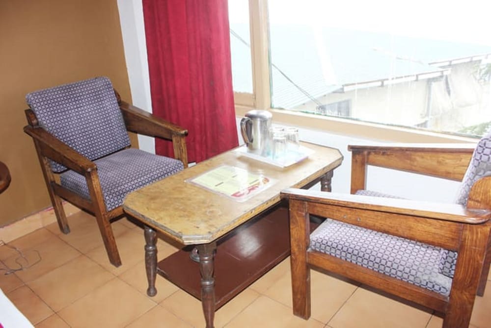 Hotel Kahkashan 14/16