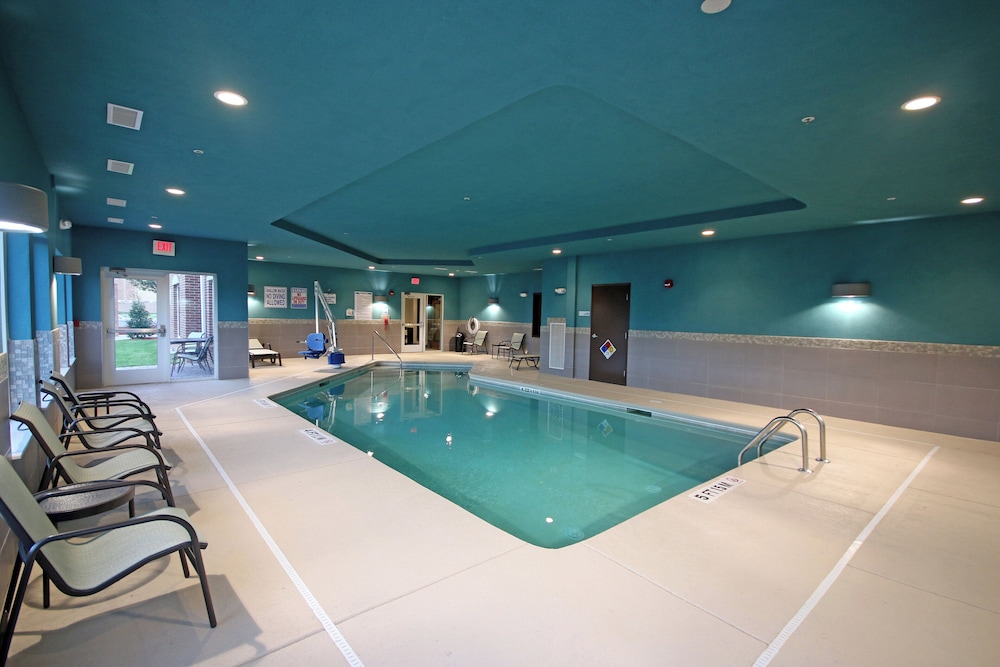 Holiday Inn Express And Suites Charlotte North 25/49