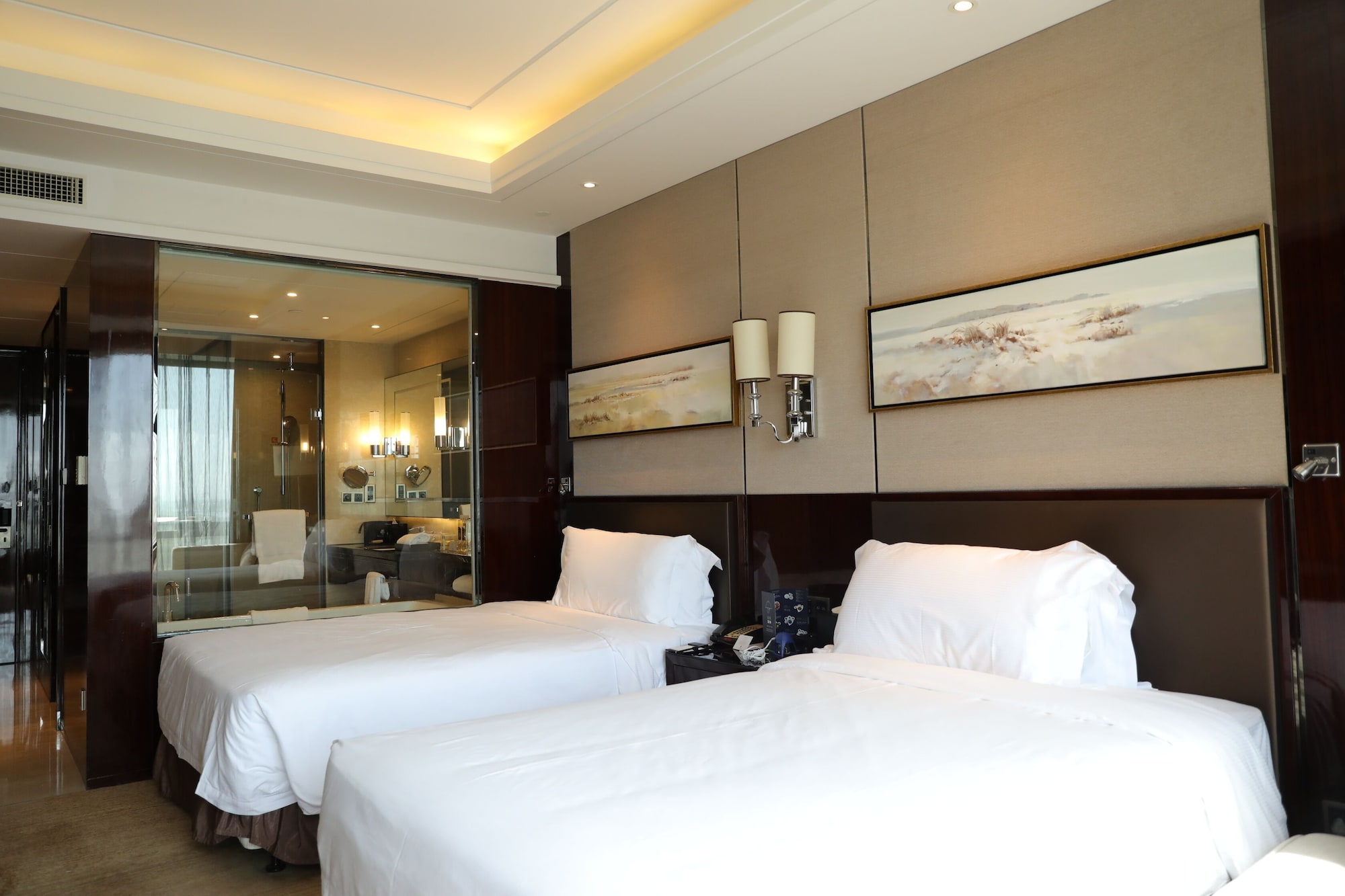 PREMIUM, TWIN BEDS, LAKE VIEW