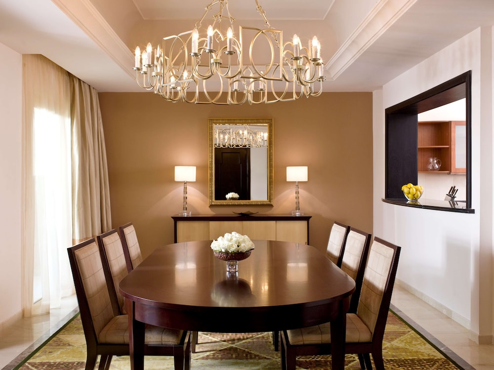 Grand Hyatt Doha Hotel and Villas 56/65