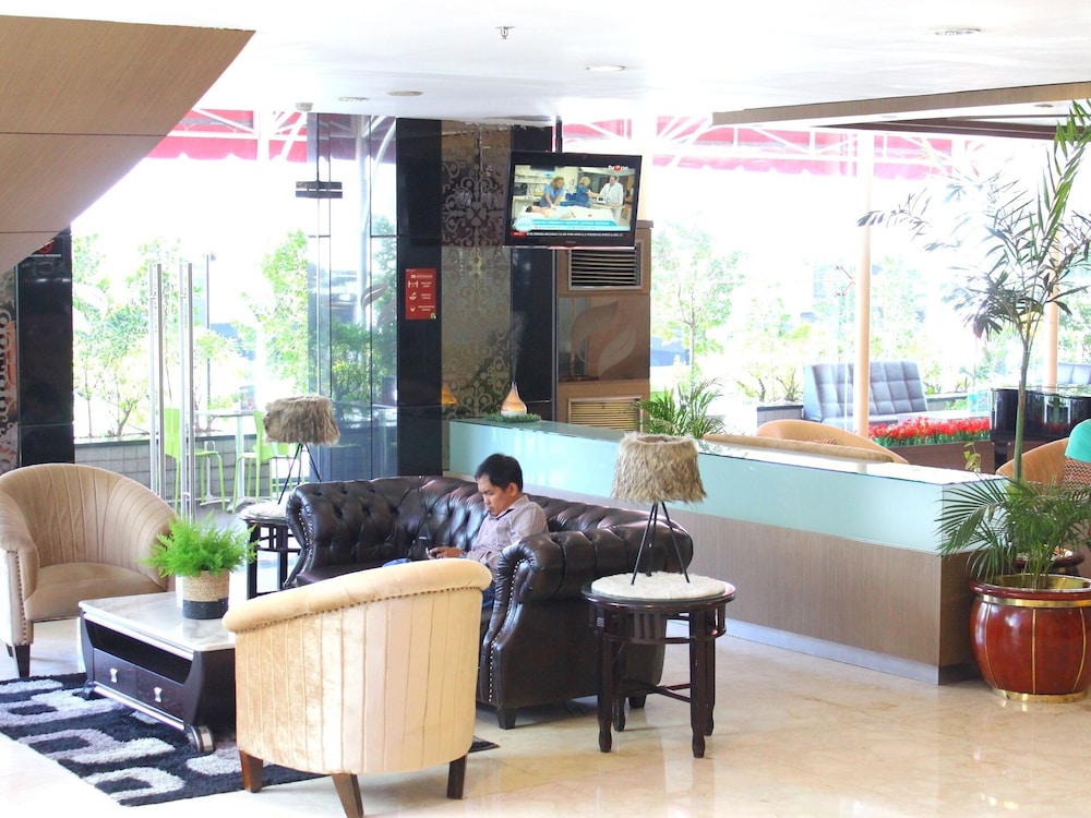 Hermes Palace Medan 48/58