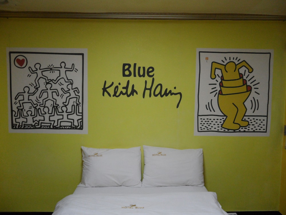 Blue Hotel 41/53