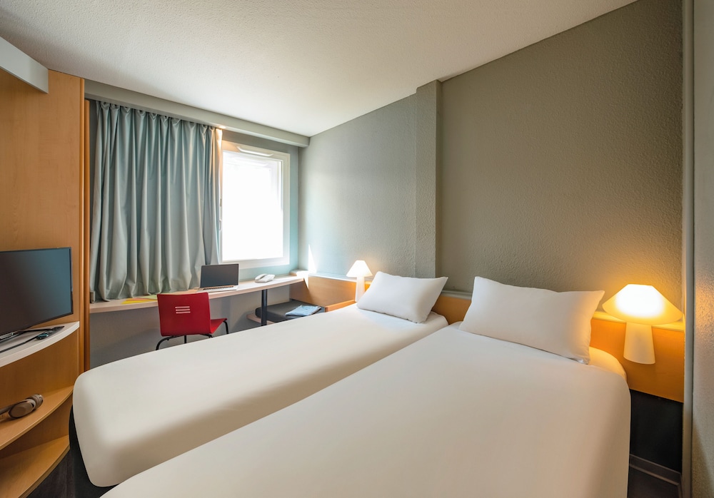 Ibis Lyon Sud Saint Rambert 11/42