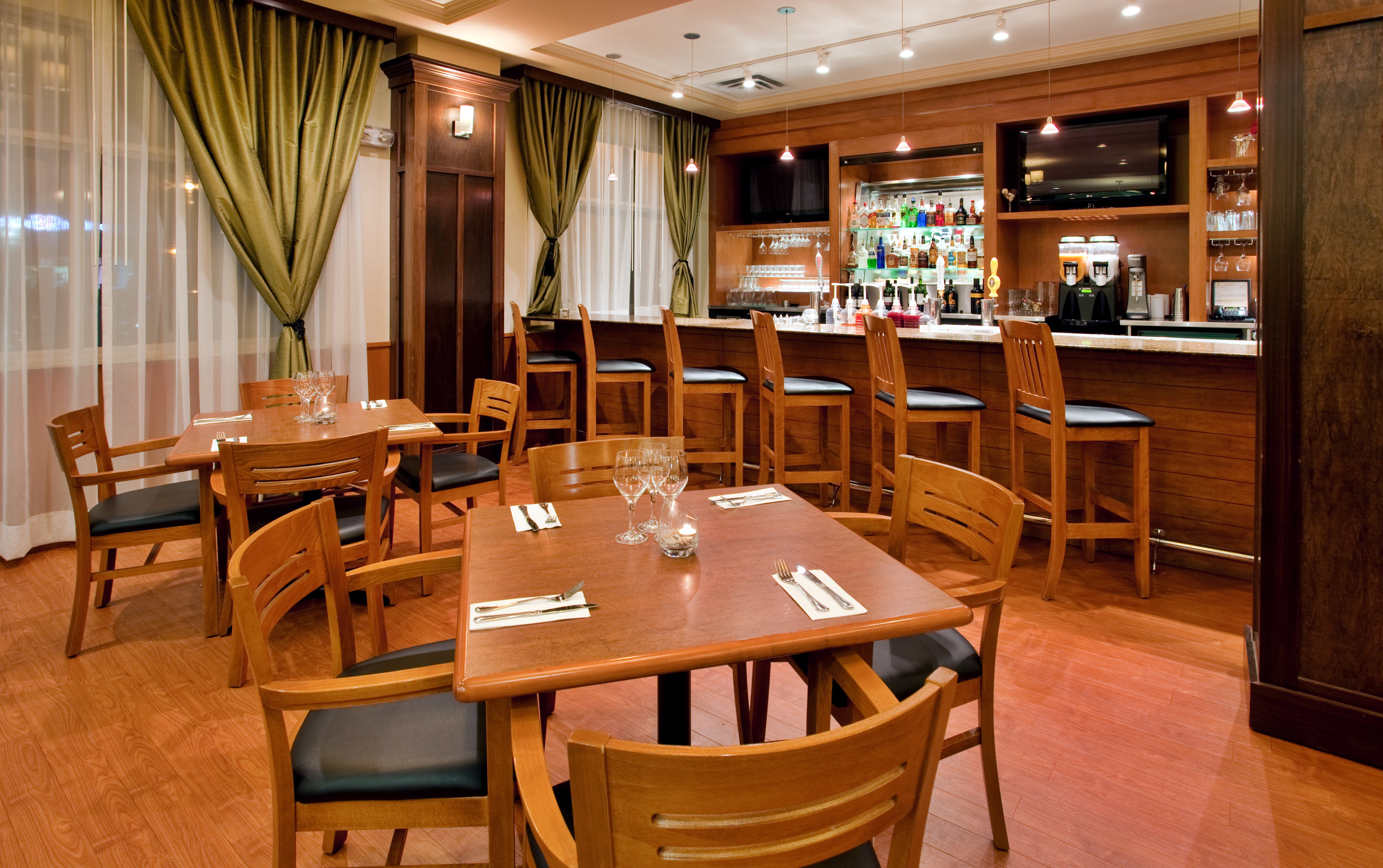 Holiday Inn Hotel Suites Kamloops 54/72