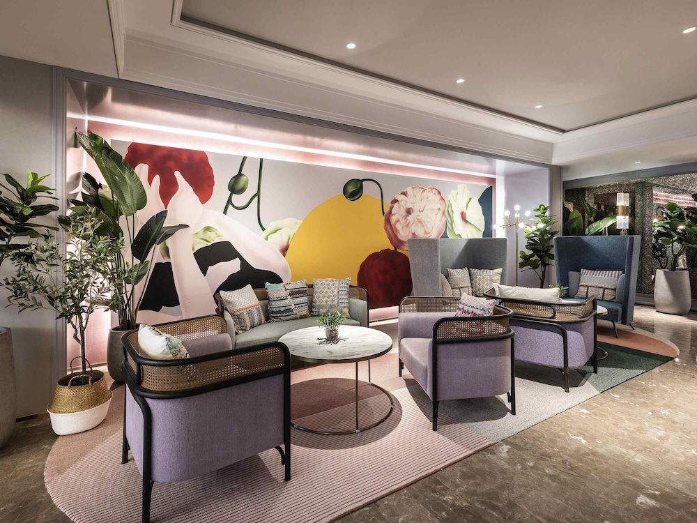 Mercure Chengdu Chunxi 40/65