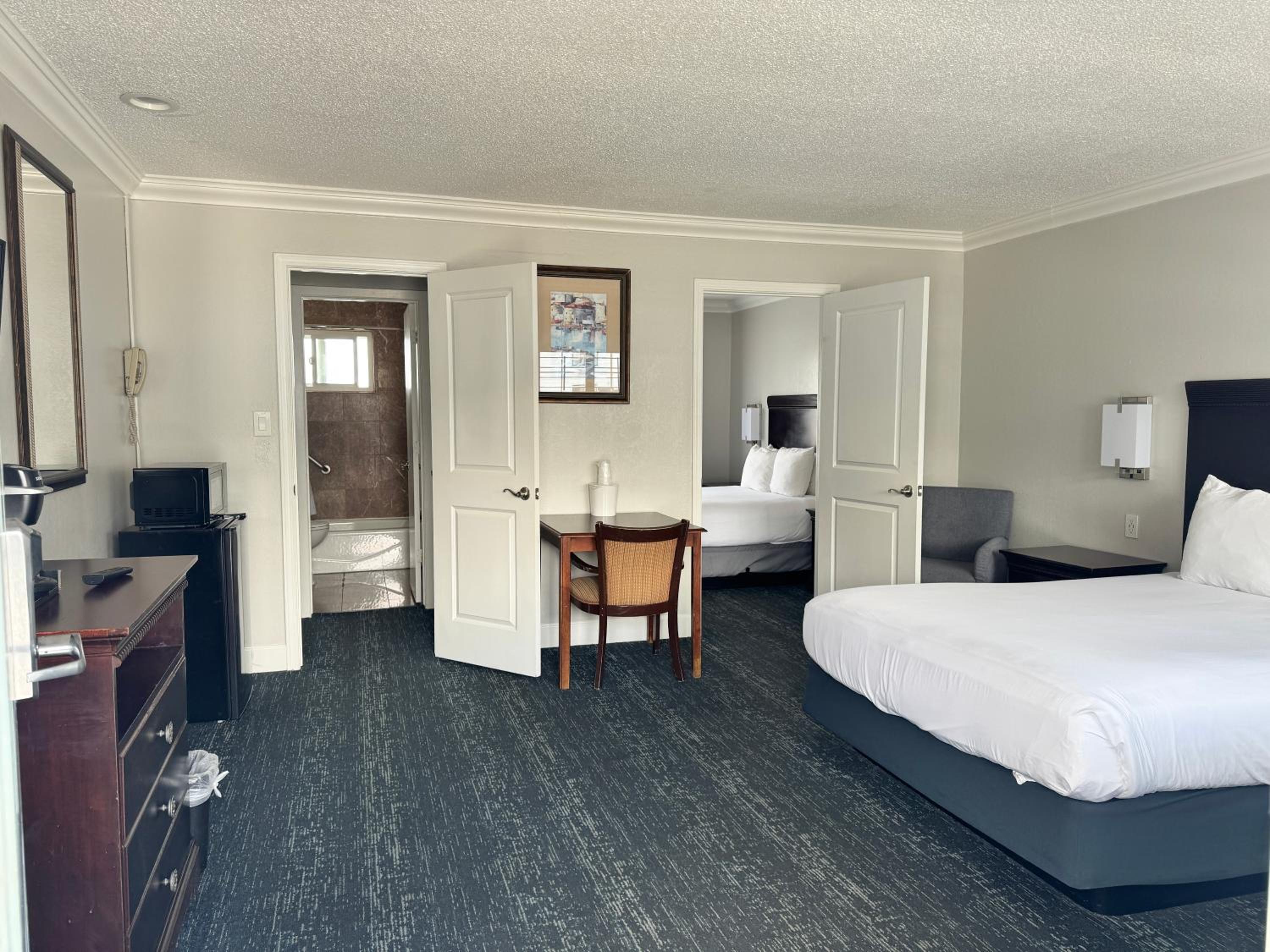 جناح بسريرين كوين بغرفة نوم واحدة، Stargazer Inn And Suites 3/10