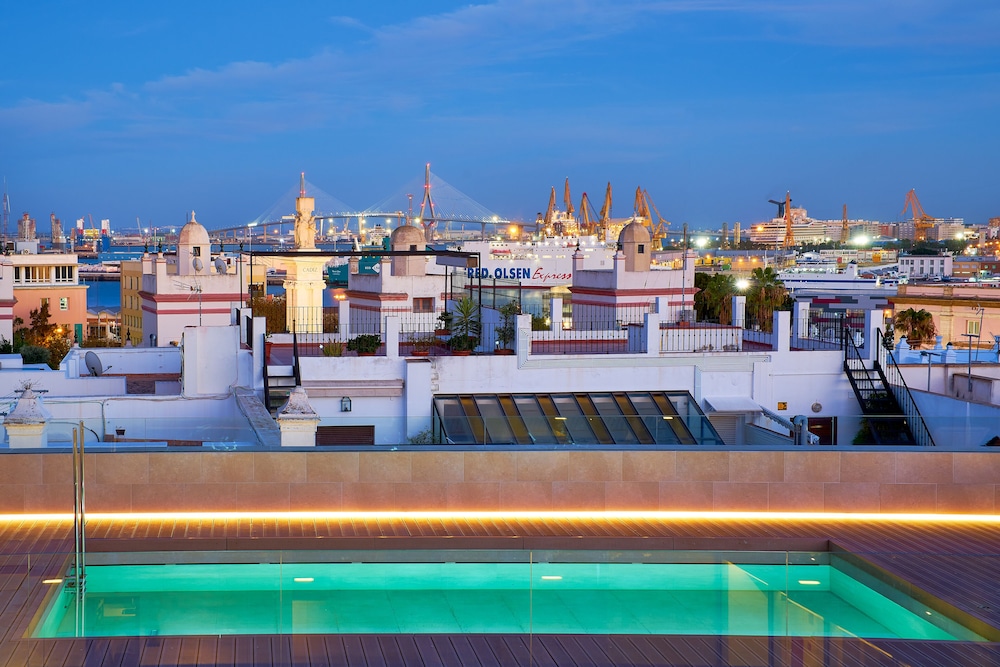 Tandem Torres de Cadiz Suites 43/50
