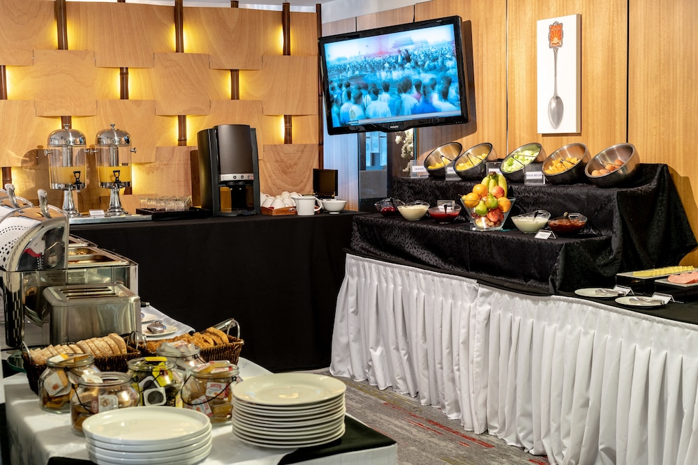 The Quadrant Hotel and Suites 55/70