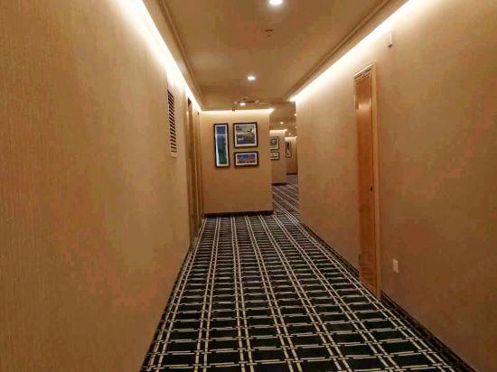 Deberlin Hotel 15/23