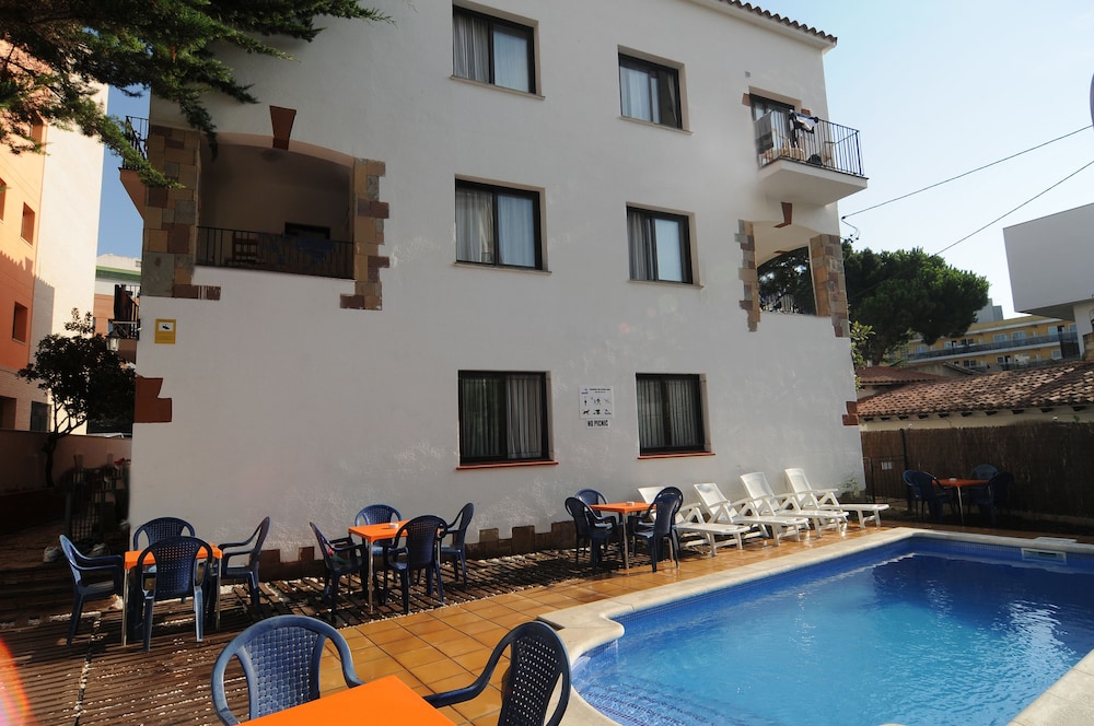 AR CARIBE APTS. 1/64