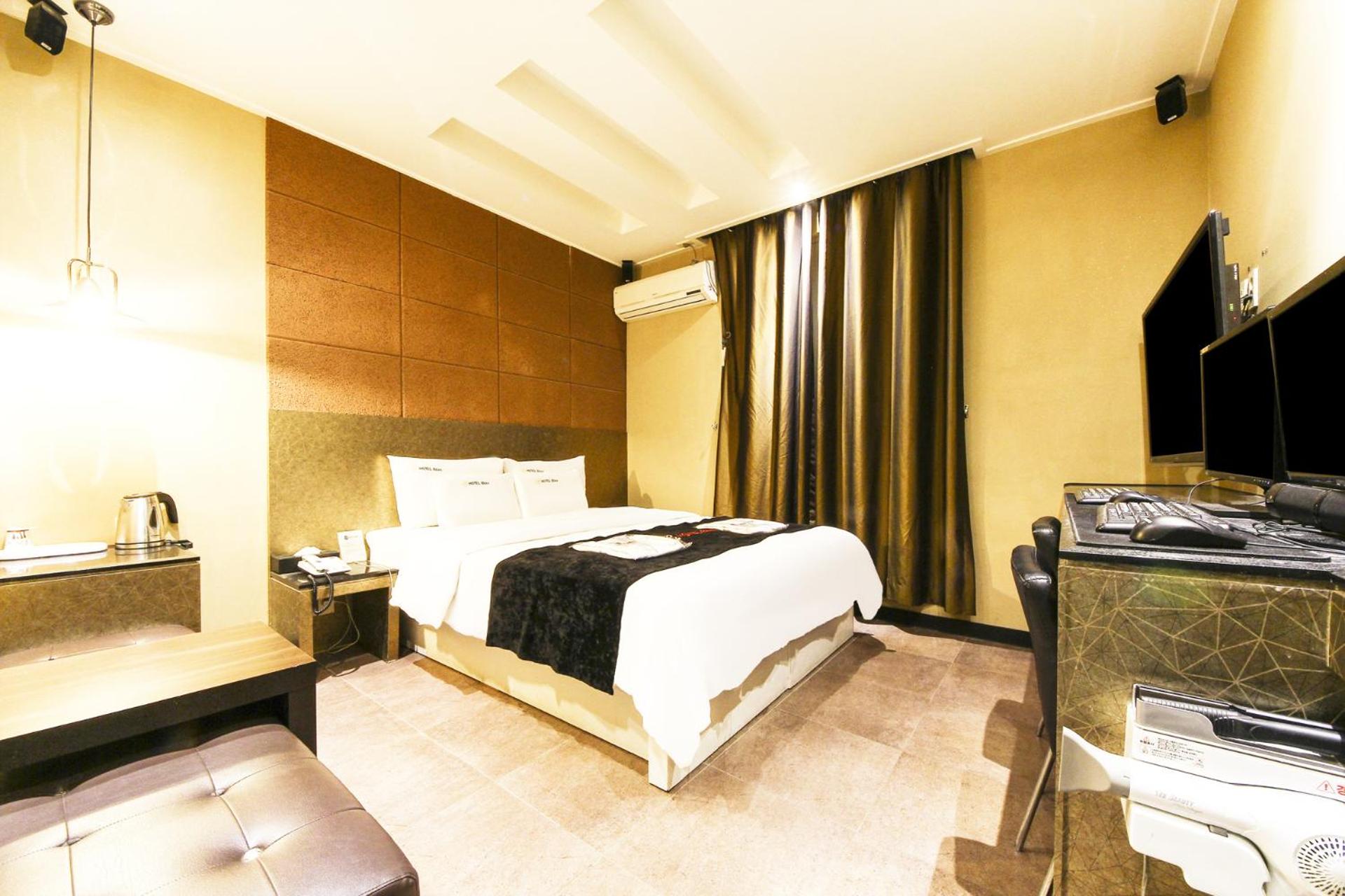 Blixx Hotel 10/50