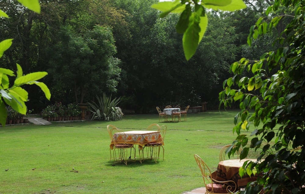 Hotel Diggi Palace 34/40
