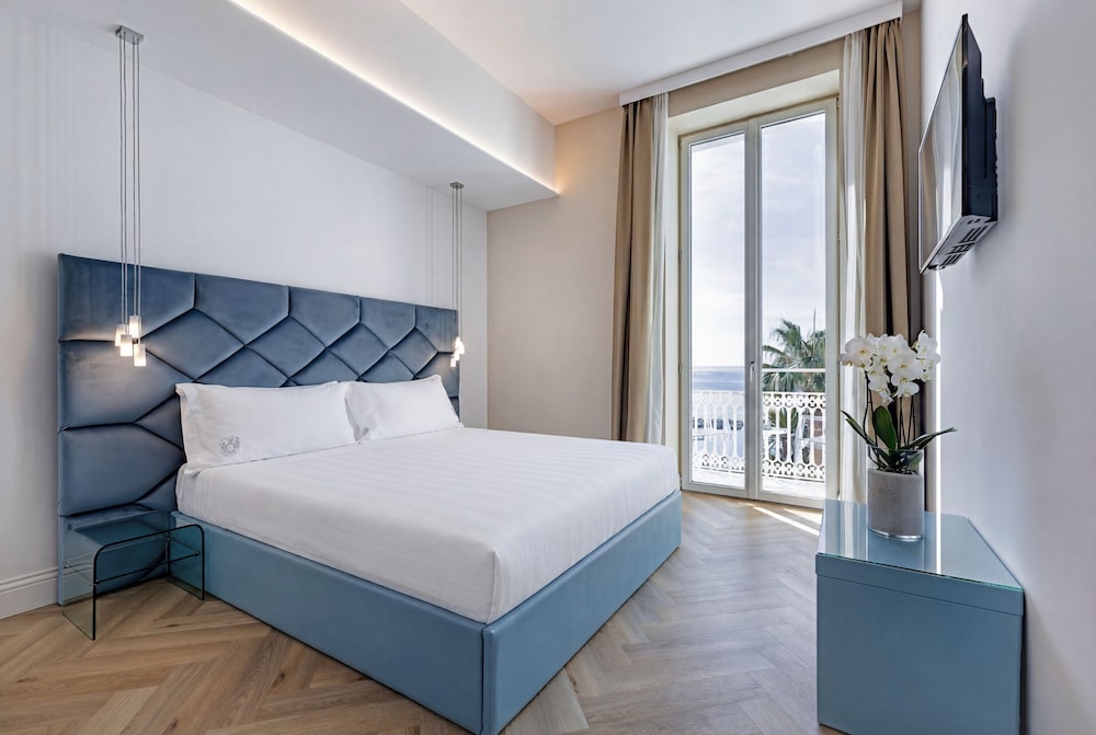 PREMIUM, SEA VIEW, BALCONY