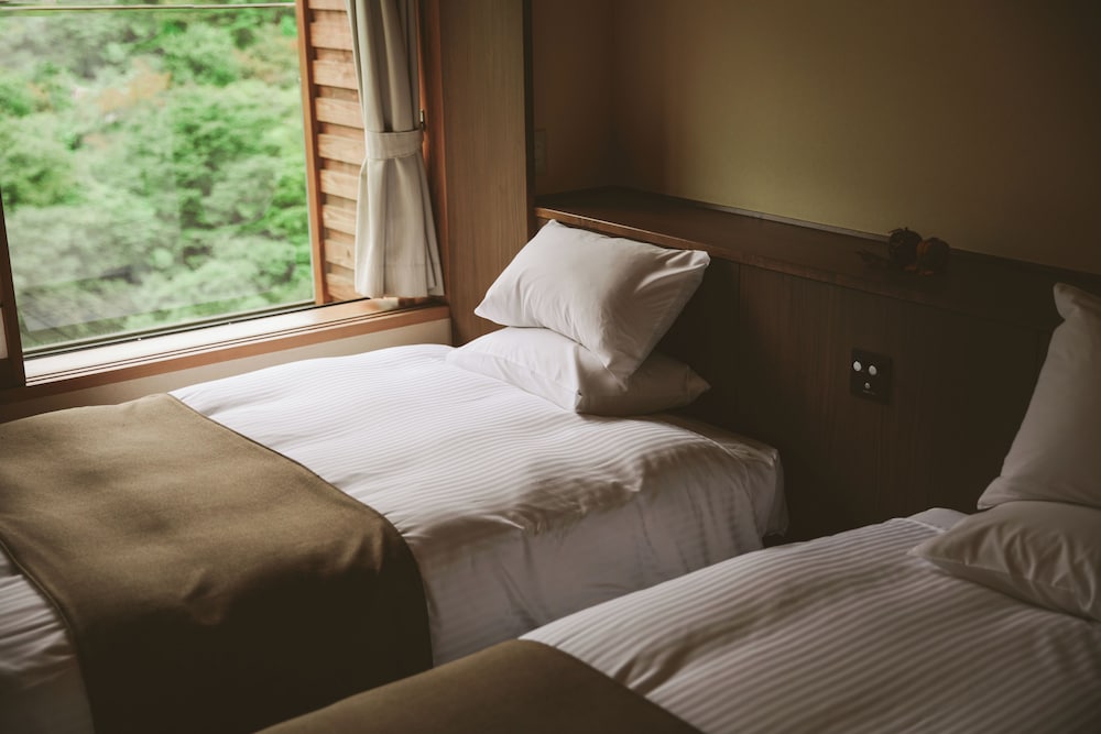 STANDARD, MULTIPLE BEDS