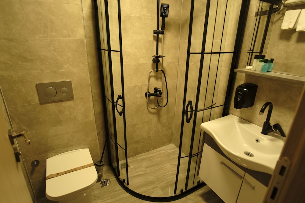 Rhisos Otel 17/18