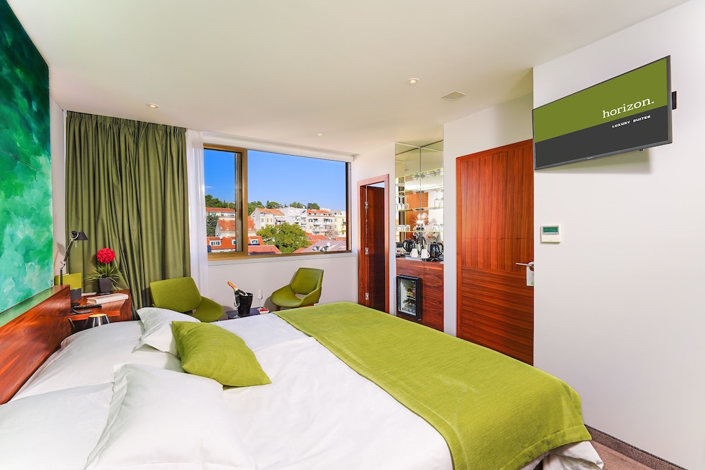 Horizon Luxury Suites 16/50