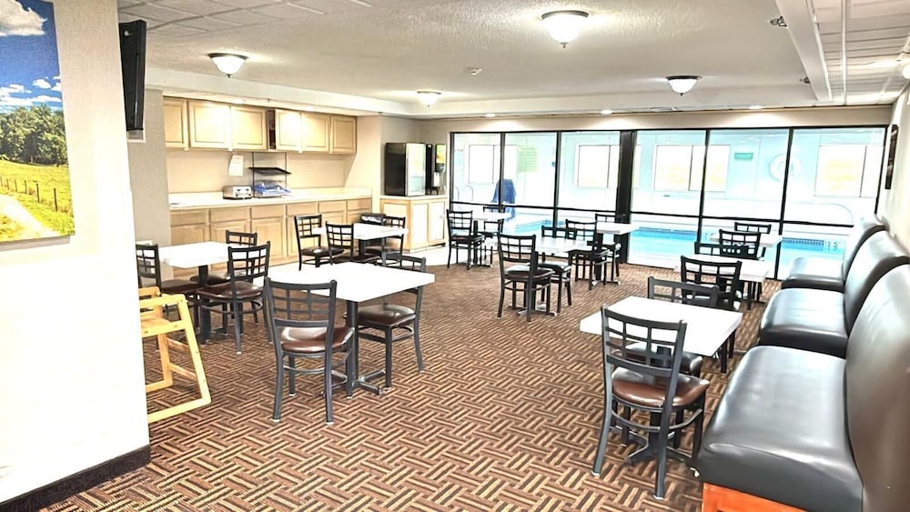 Super 8 By Wyndham Chambersburg I-81 31/43