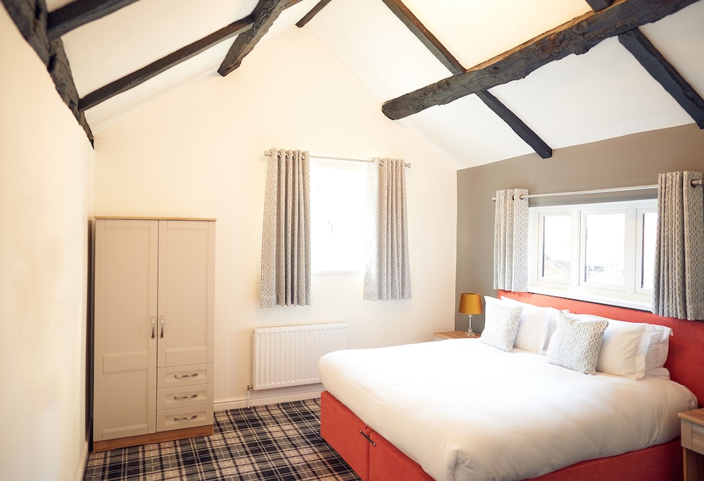 The Kirkfield Hotel 2/33
