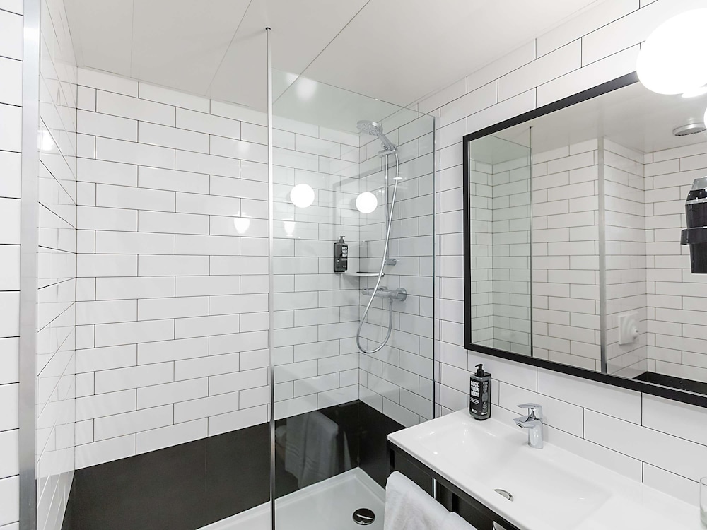 Ibis Braganca Hotel 63/64
