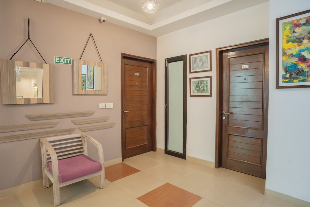 Ahuja Residency Parklane 37/50