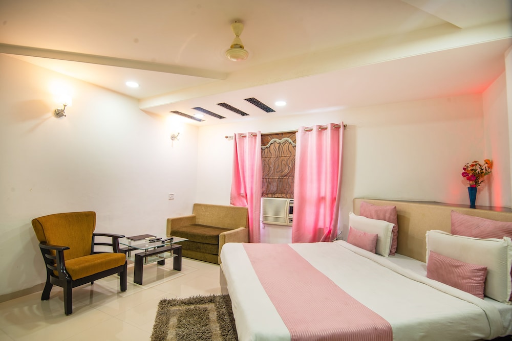 HOTEL MORYA REGENCY 16/27
