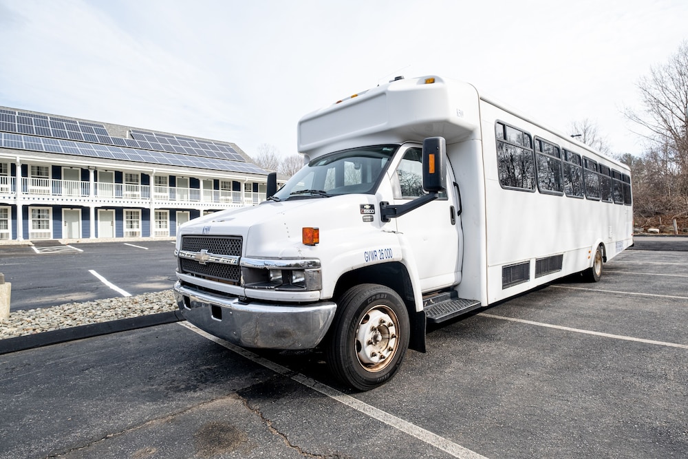 Hilltop Inn & Suites - North Stonington 54/60