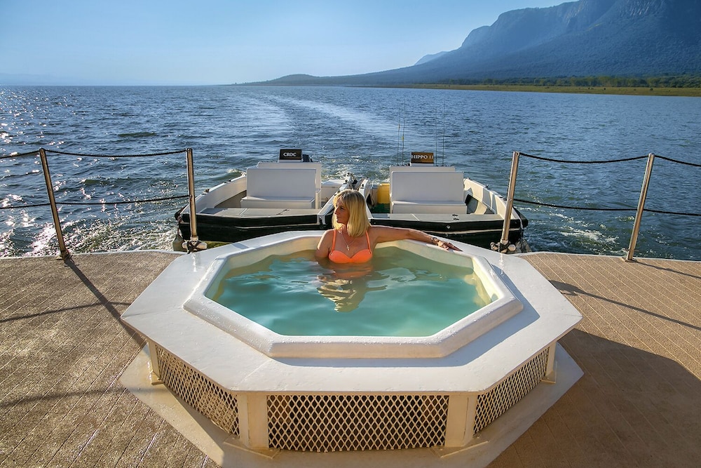 Shayamanzi Houseboats 20/50