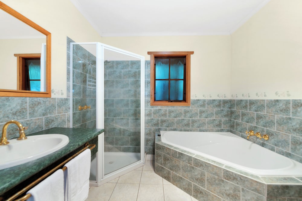 Cradle Forest Inn 48/50