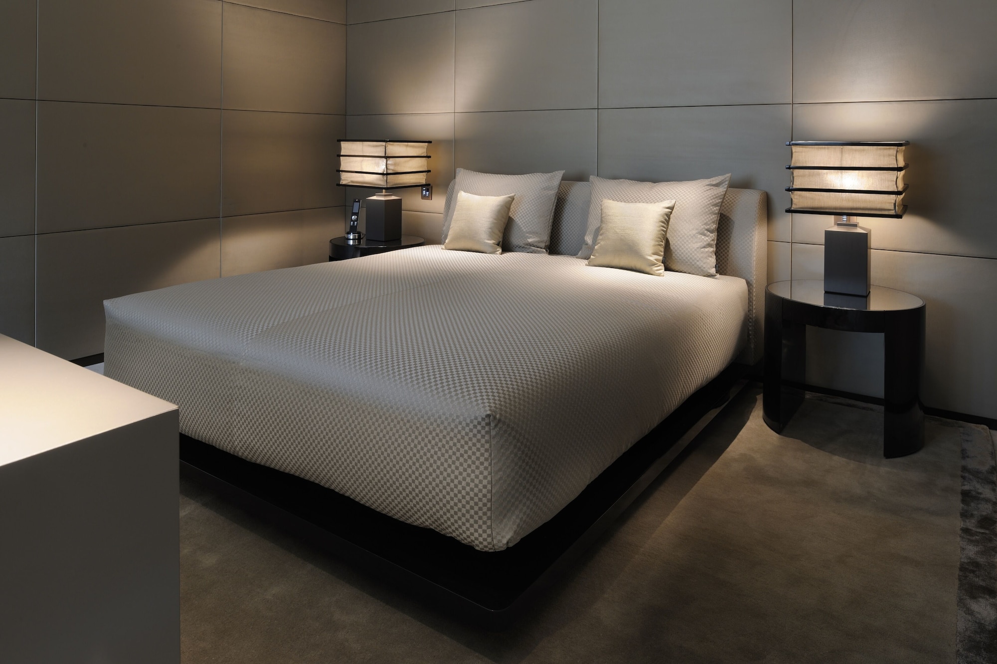 ARMANI, AMBASSADOR, SUITE