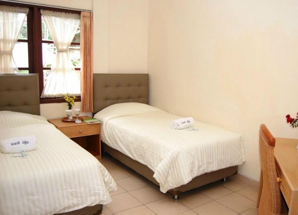 3 Bedrooms, Town House