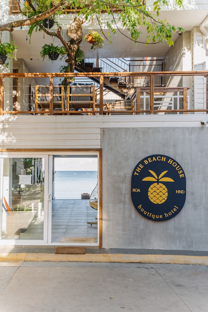The Beach House Boutique Hotel 4/49