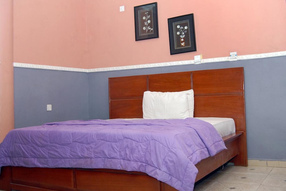 Royal Park Hotel & Suites 28/66