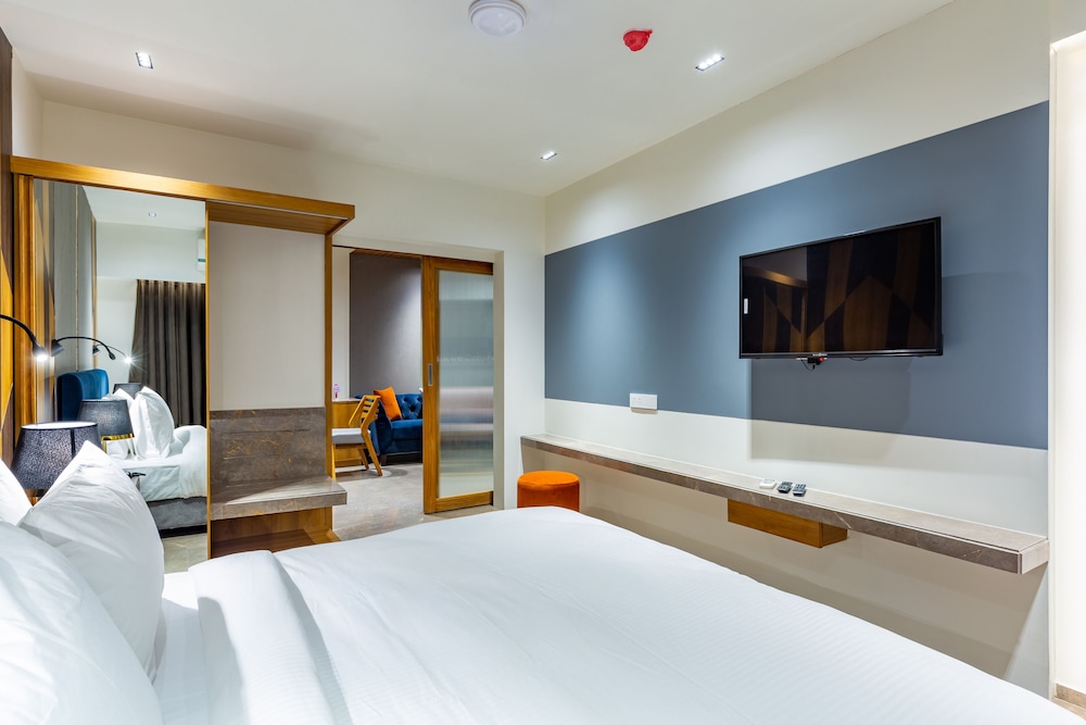 Nalanda Hotel 10/63
