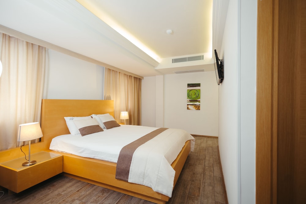 MB CITY HOTEL 16/43