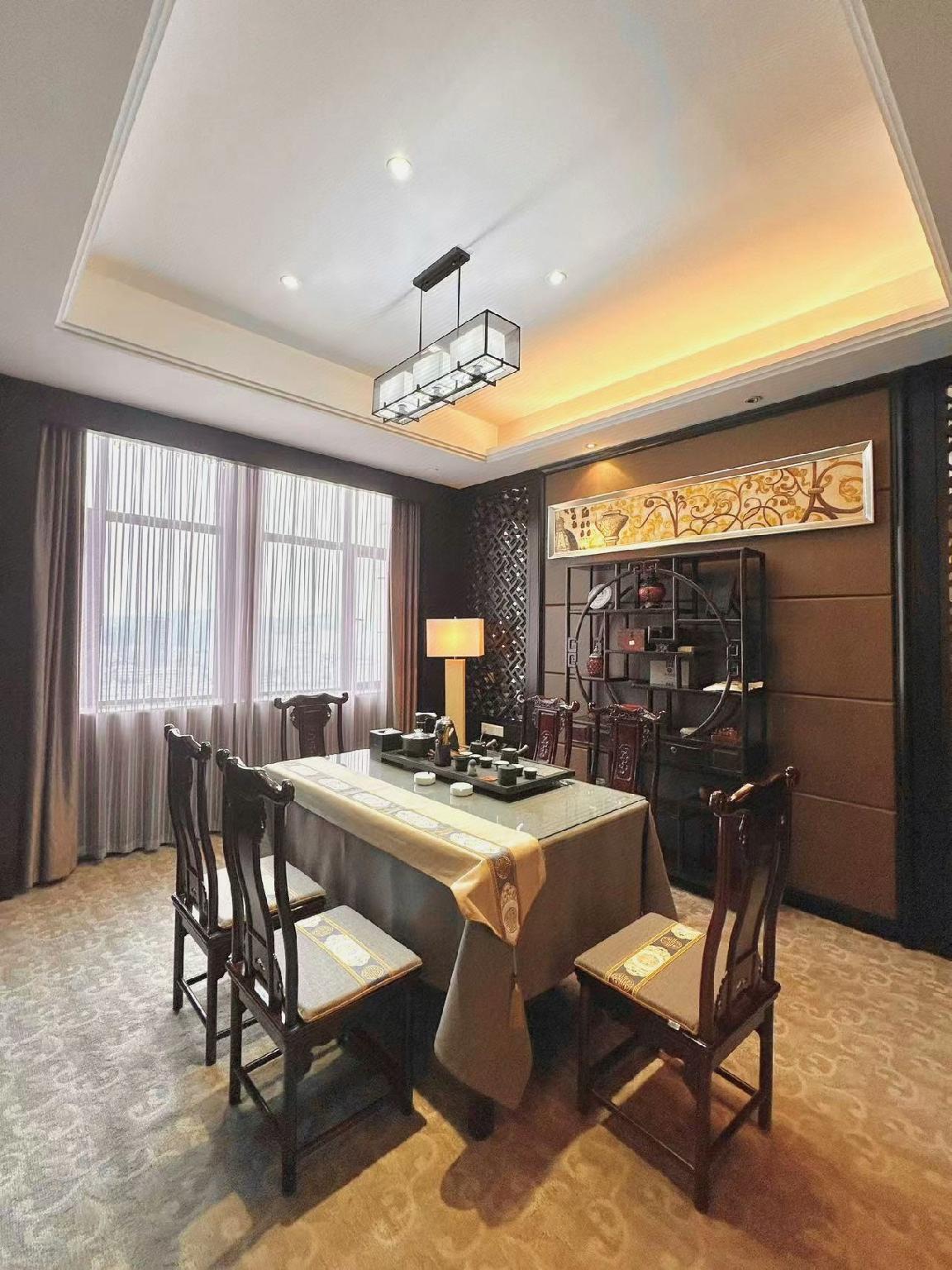 Guomao Hotel 25/35